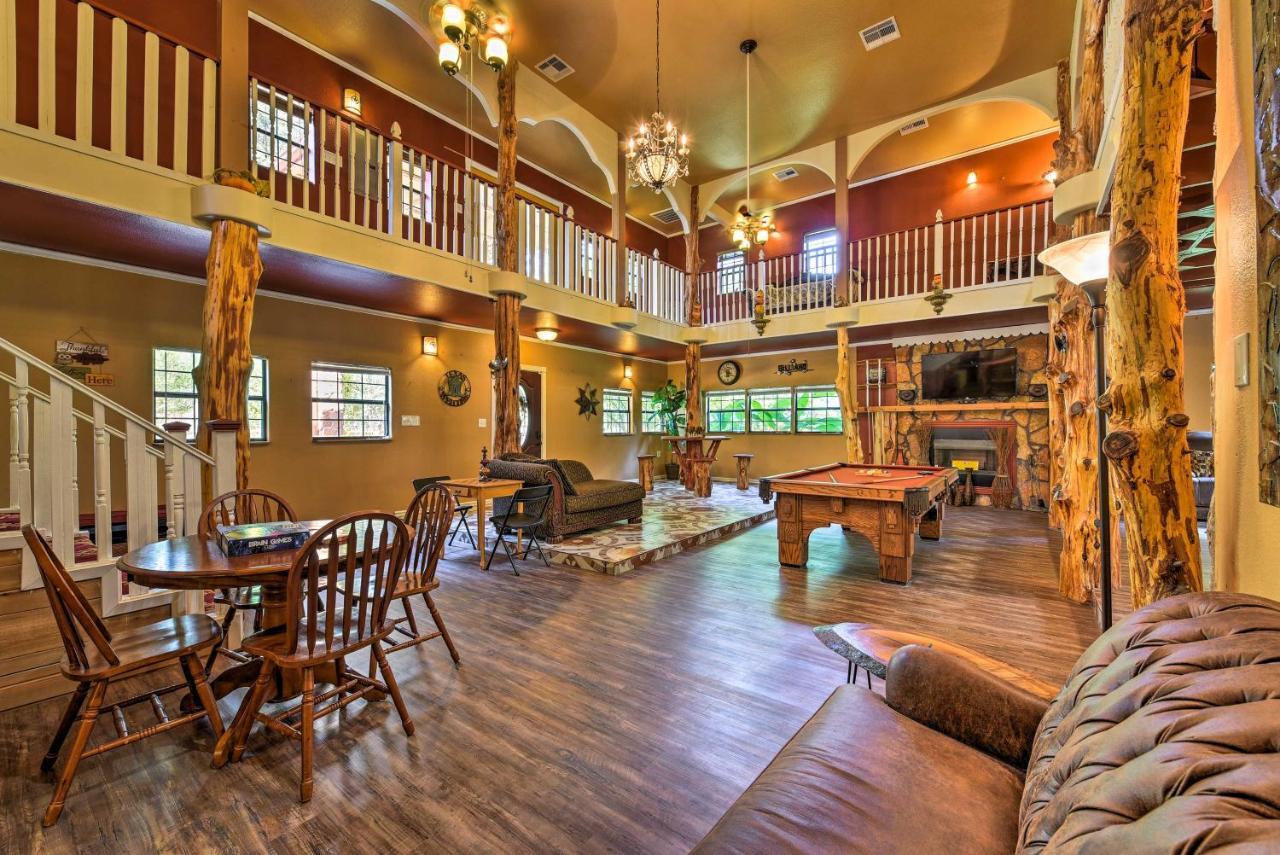 Spacious Conroe Home With Foosball And Pool Table! المظهر الخارجي الصورة