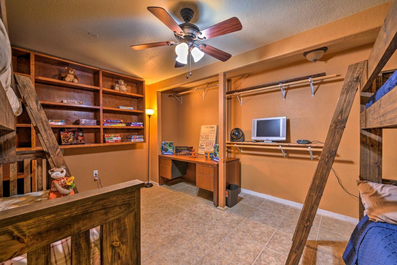 Spacious Conroe Home With Foosball And Pool Table! المظهر الخارجي الصورة