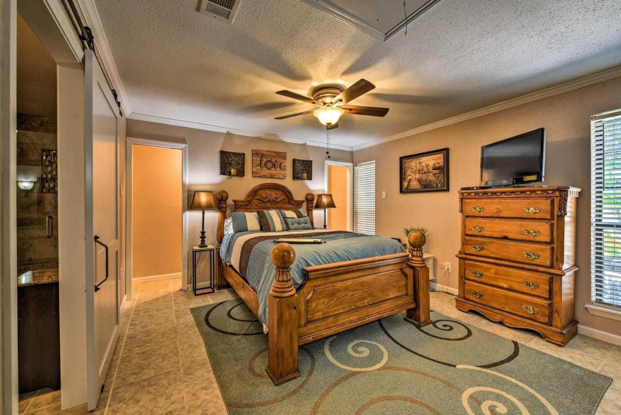 Spacious Conroe Home With Foosball And Pool Table! المظهر الخارجي الصورة