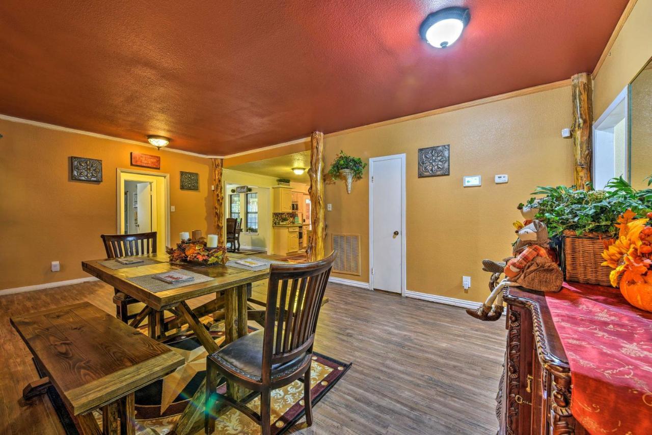 Spacious Conroe Home With Foosball And Pool Table! المظهر الخارجي الصورة