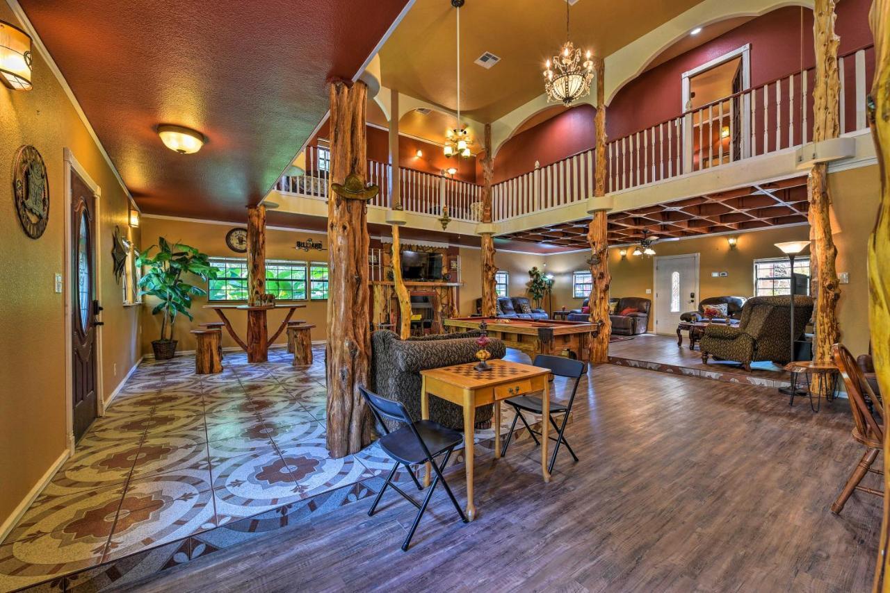 Spacious Conroe Home With Foosball And Pool Table! المظهر الخارجي الصورة